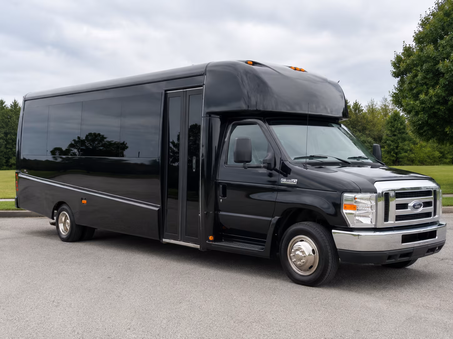 Norfolk Airport Shuttle & Transportation party bus exterior