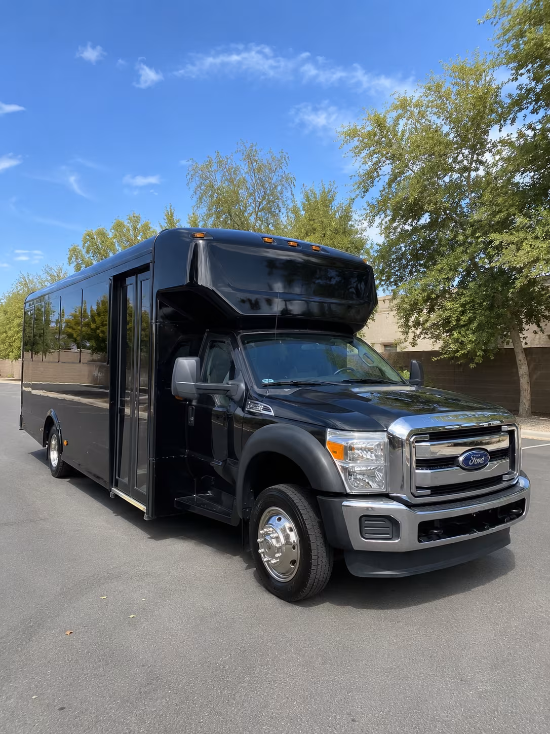 Norfolk Birthday, Sweet 16, & Quinceañera Transportation onboard seating