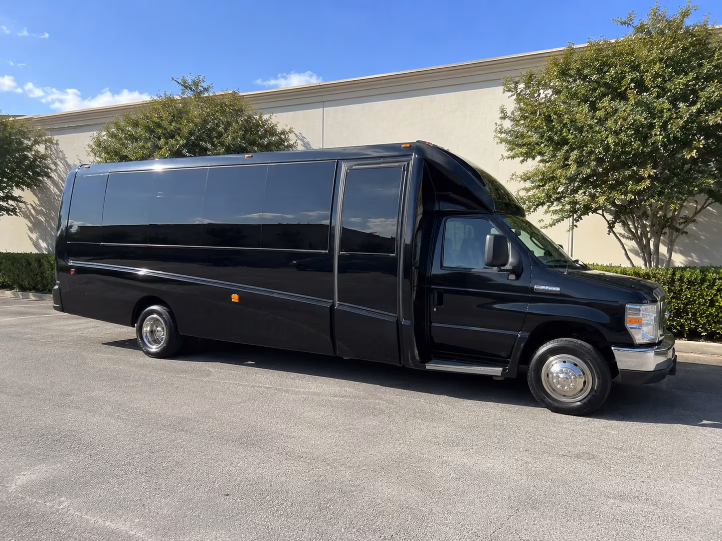 Norfolk Winery Tour & Pub Crawl Transportation pickup coordination