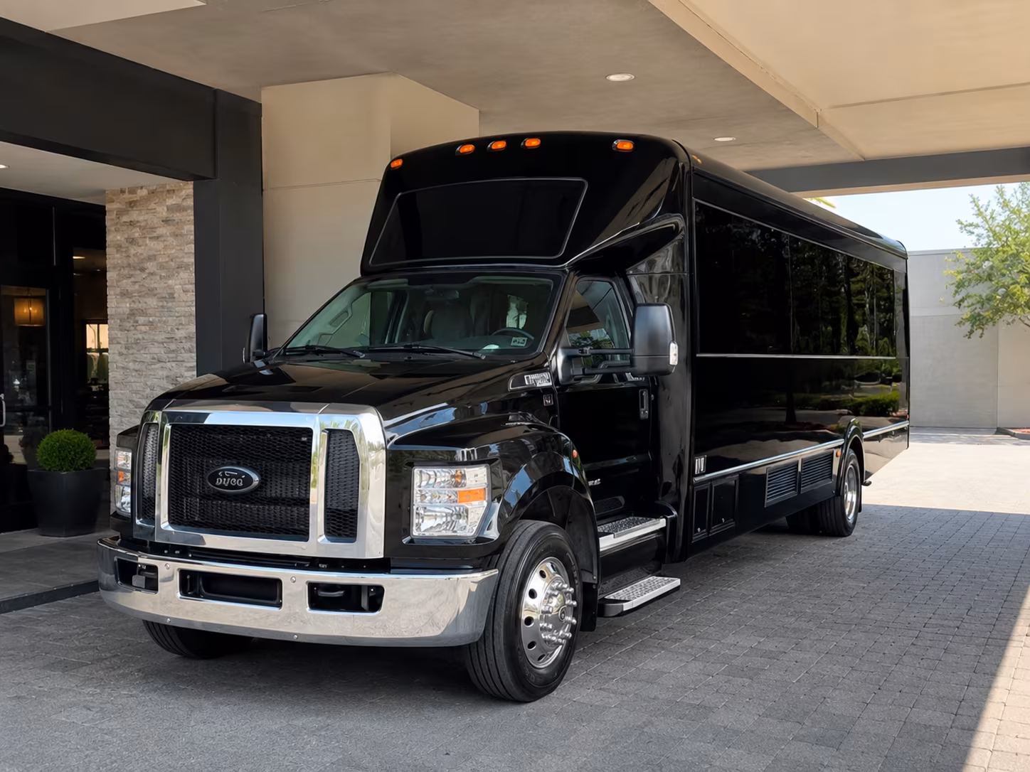 Norfolk Winery Tour & Pub Crawl Transportation
